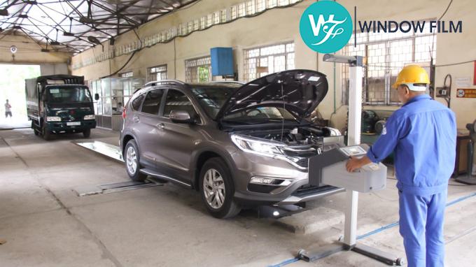 DÁn phim cách nhiệt Ô tô có đăng kiểm được không